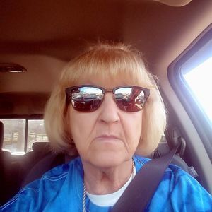 Meet your Posher, Leona